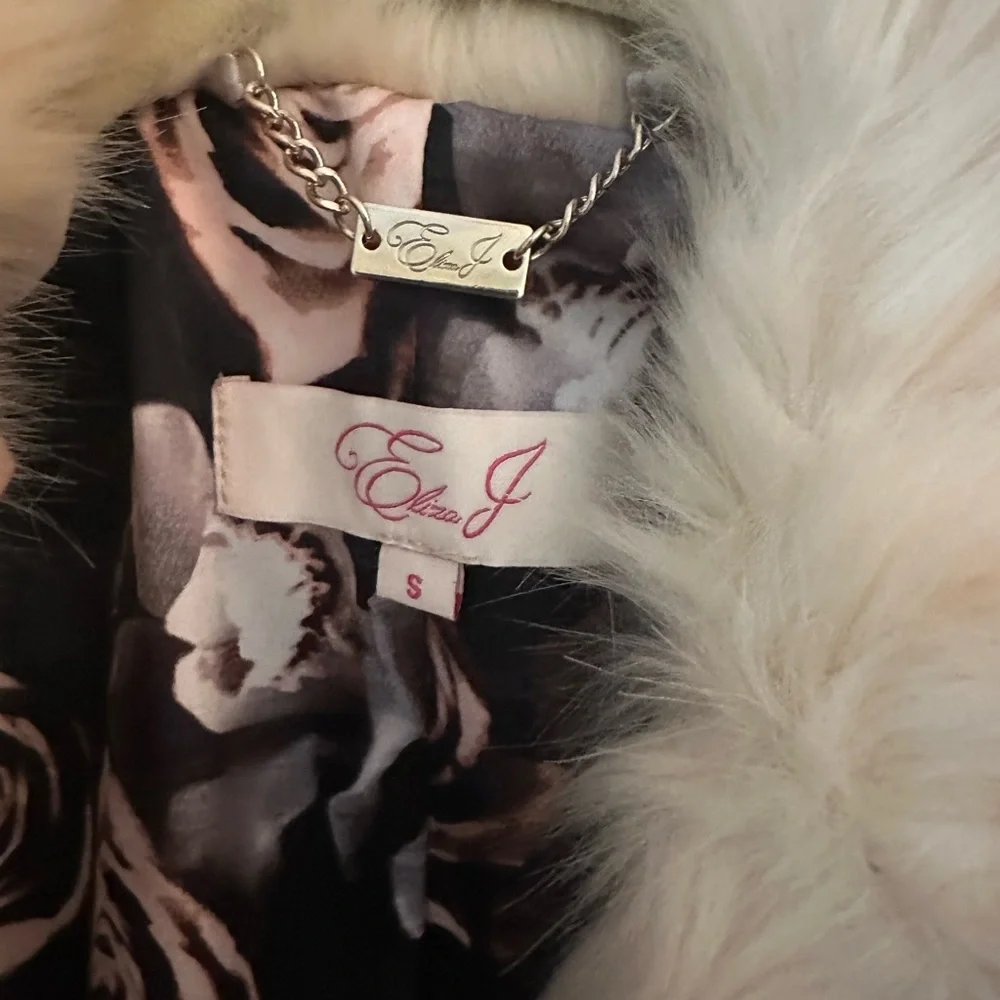 Knee length faux fur jacket/coat - Picture 3 of 4